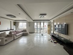 上海嘉定丰庄300平电梯复式带露台，只需三房的价格，租五房。梅川路步行街出租房源真实图片