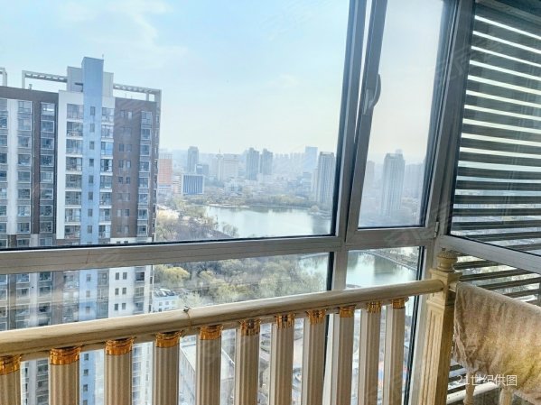 万达天玺小区3室2厅2卫140.02㎡南北205万