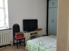 齐齐哈尔建华第二医院市中心，坤顺小区4楼两室一厅，房主装修拎包入住，有空调 丽出租房源真实图片