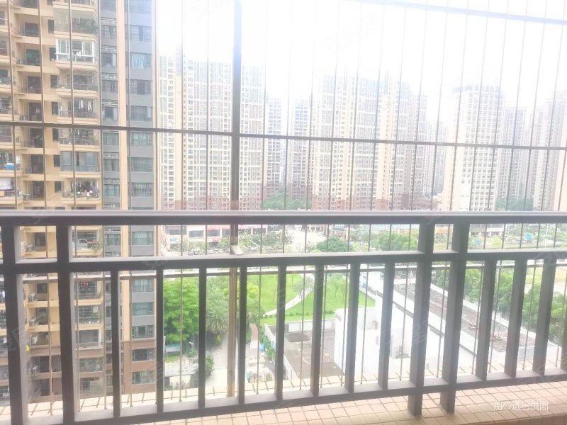 东海银湾 急售 精装修安静不靠路 采光视野好