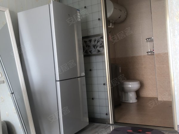 鞍山铁东站前万熹城市广场万熹广场 1500每月 朝南