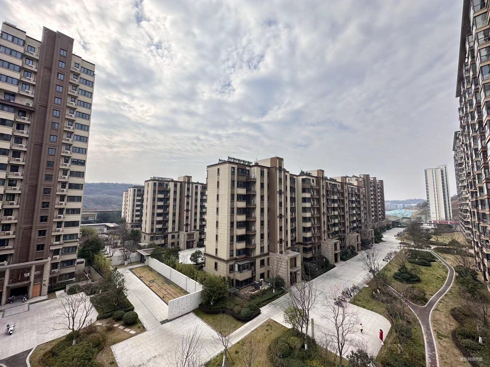 融信99飞机 的楼层 仲戒斐12888 换房诚售 可谈,融筑儒林花园二手房