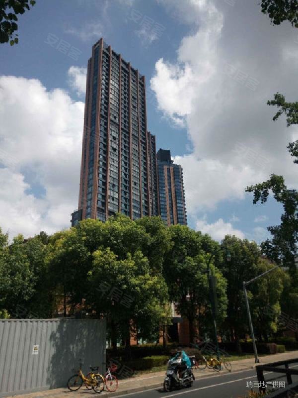 华侨城苏河湾(公寓住宅)6室2厅5卫221.86㎡南北3688万