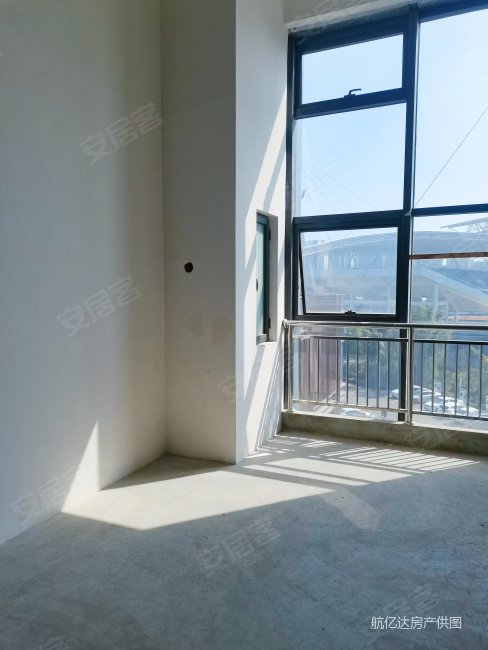 江宁交院地铁口 文鼎广场 中粮悦天地 现房4.8米挑高现公寓