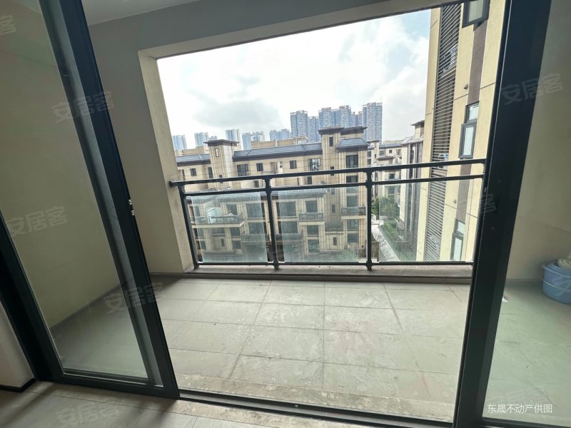 品秀星图两梯三户四室两厅地铁口物业随时可看房