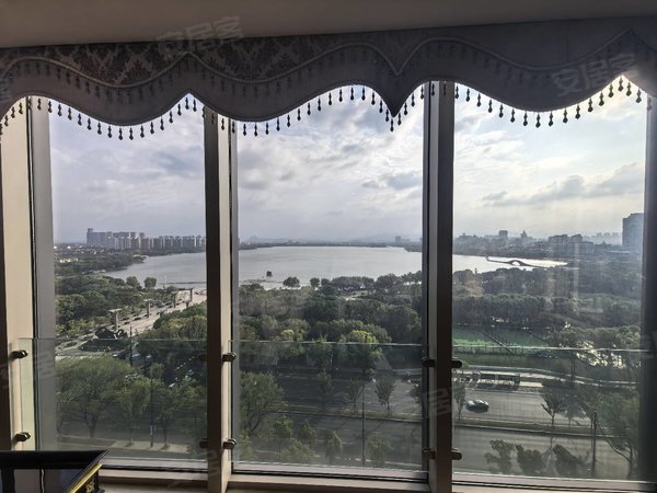 玉兰花园大平层,400平,出租,5房4卫,湖景