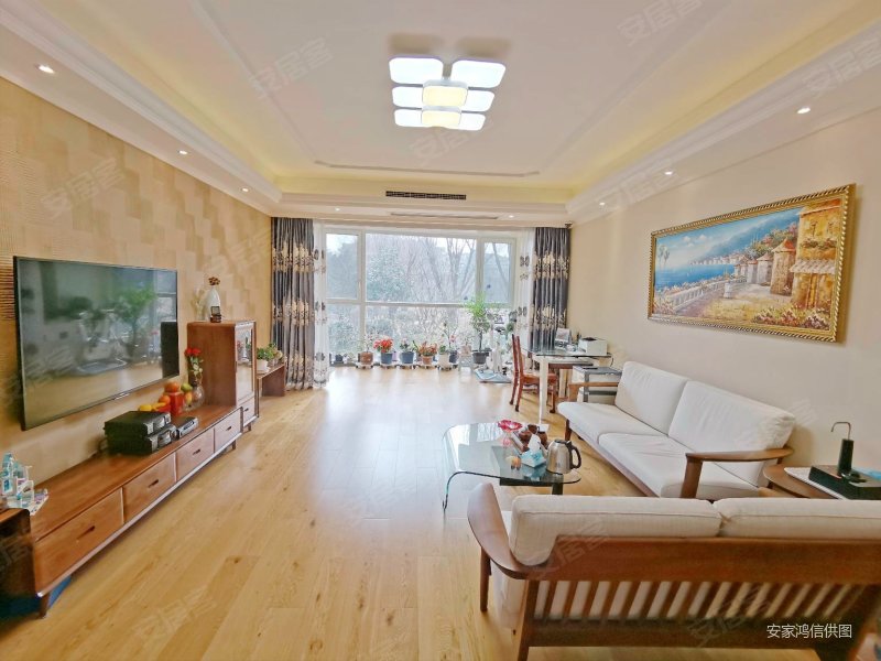 出国急卖洋房一楼带院精致装修带车库采光很好悦海豪庭