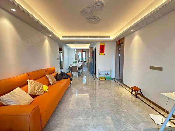 万达广场租房,紫誉华庭 豪装三房两卫 看房方便 好停车 拎包入住,常熟