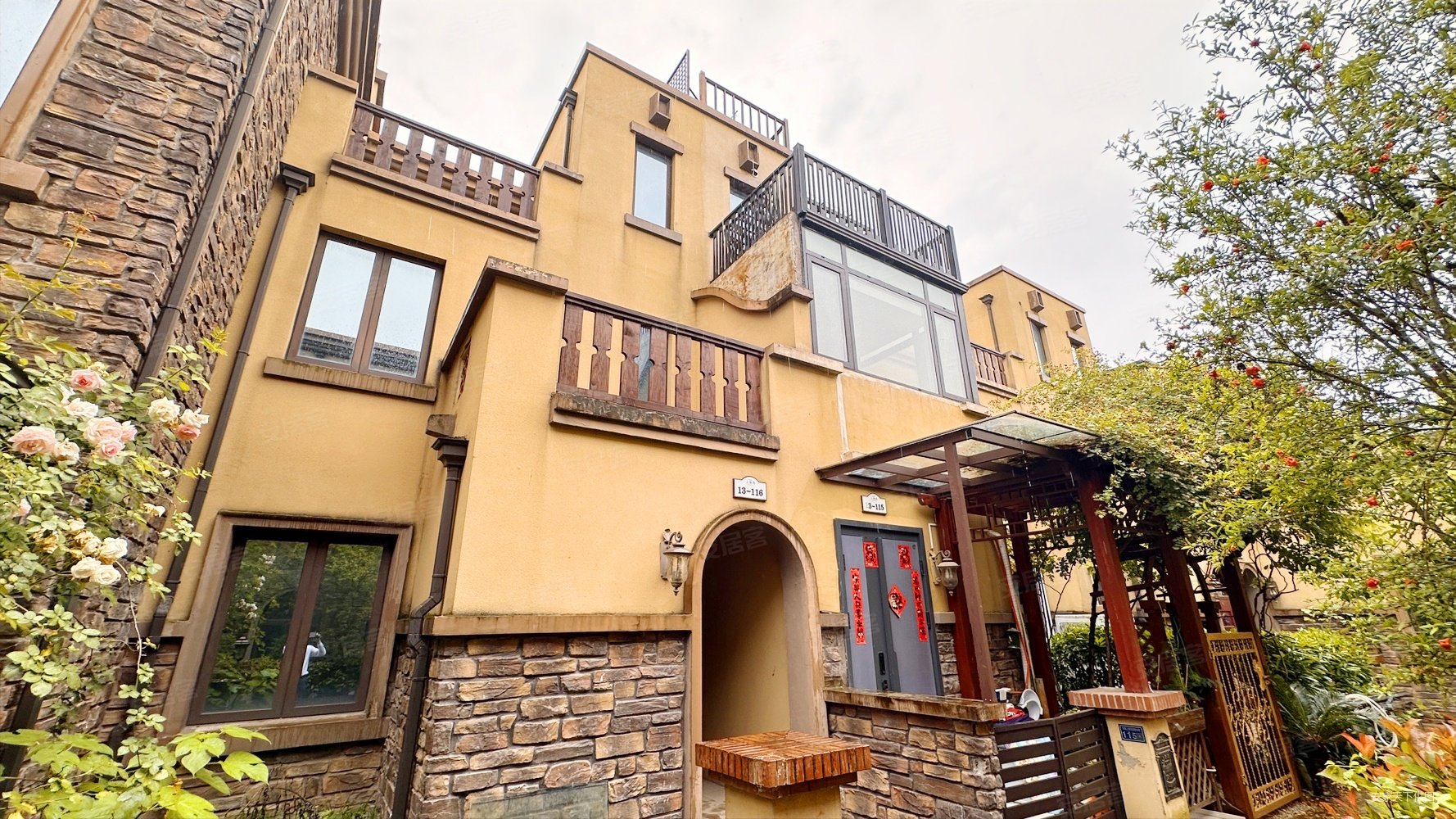 青浦一路之隔,上海湾联排小别墅,看房随时,业主急售