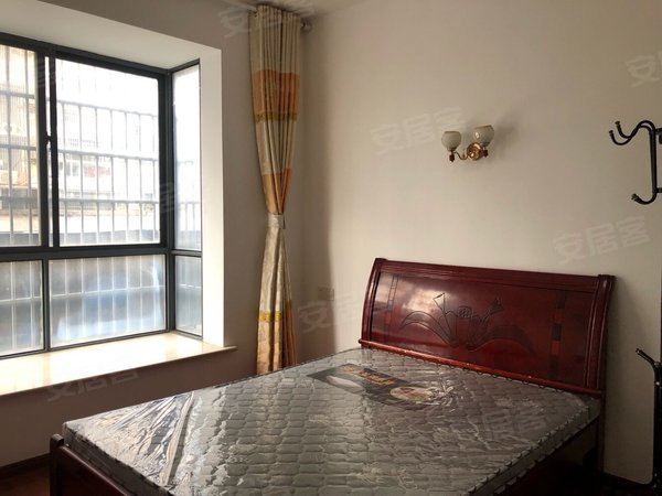 抚州临川临川锦绣华庭硕果旁边实验一部,锦绣华庭3房2厅急租1800一个