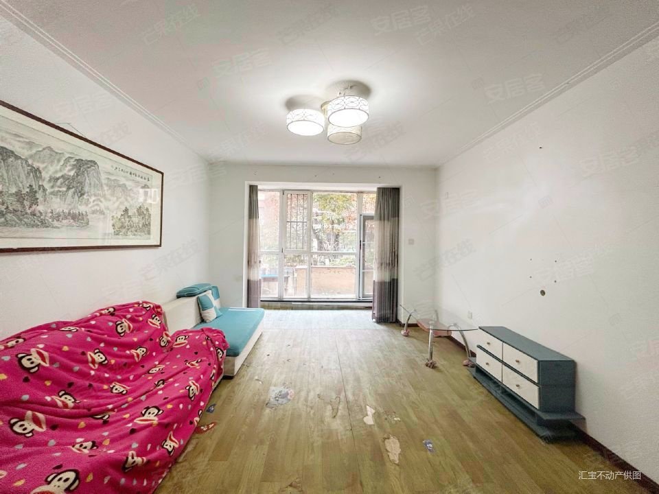 东方欧博城 一楼带花园 南北 两室两厅 地铁旁 拎包入住