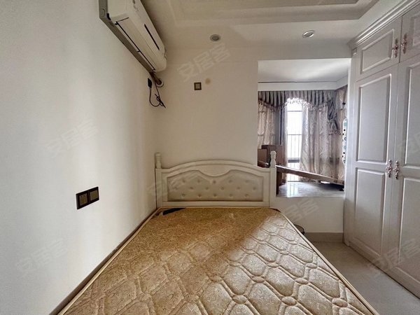 泉州石狮石狮泰禾广场状元福邸状元府邸2房精装月租2500押一付三出租