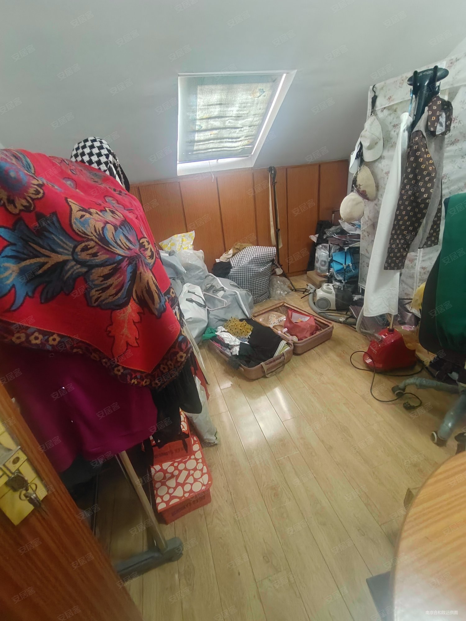 银贡山庄 高楼层视野无遮挡 朝南 满五 商业配套齐全