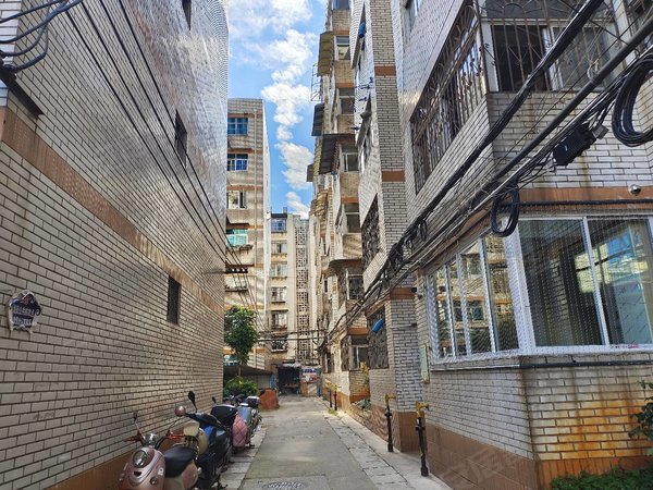 昆明西山船房片区昆明市船房小区清泉大院急租1500西园路船房小区精