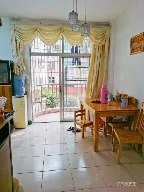 雍景花园楼龄新近医院南北通透小三房