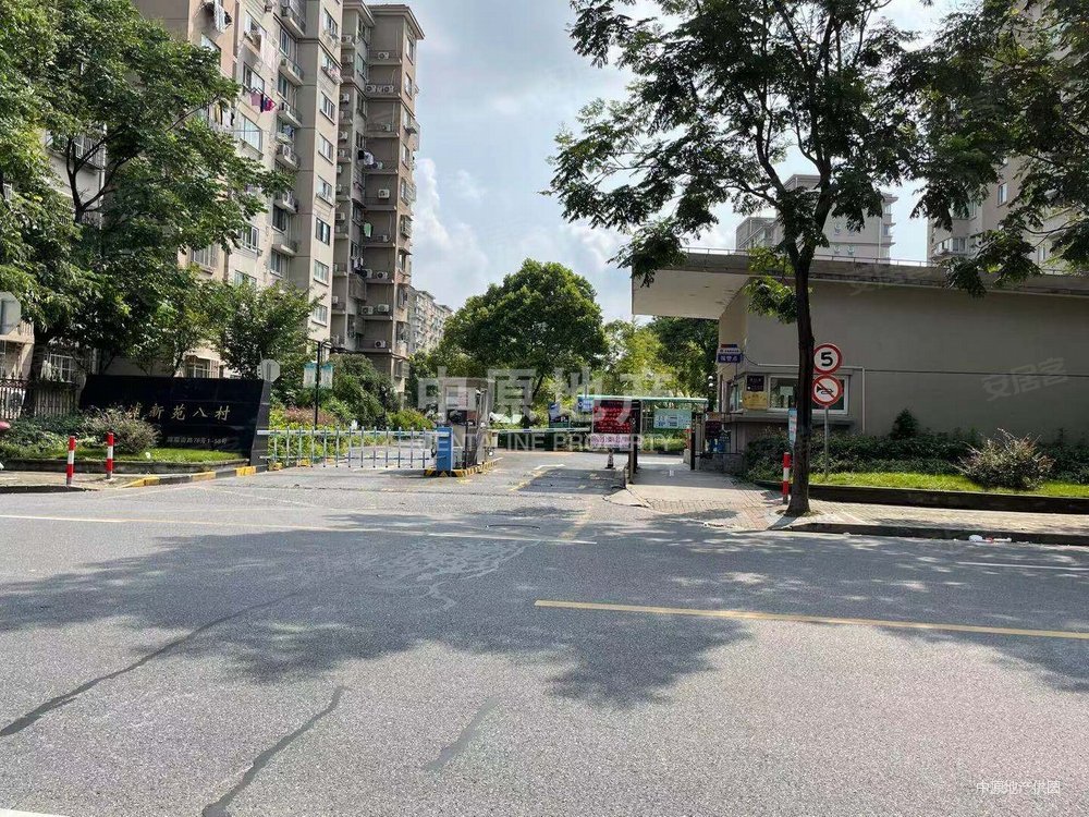 滨浦新苑八村1室1厅1卫60.47㎡南240万