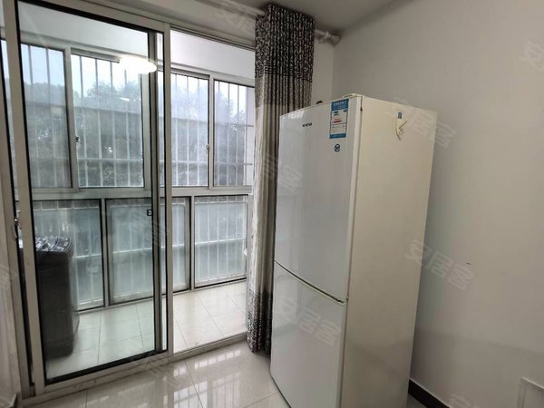 昆山花桥花桥老镇国际华城花桥地铁口国际华城,三房两厅一卫,带子母床