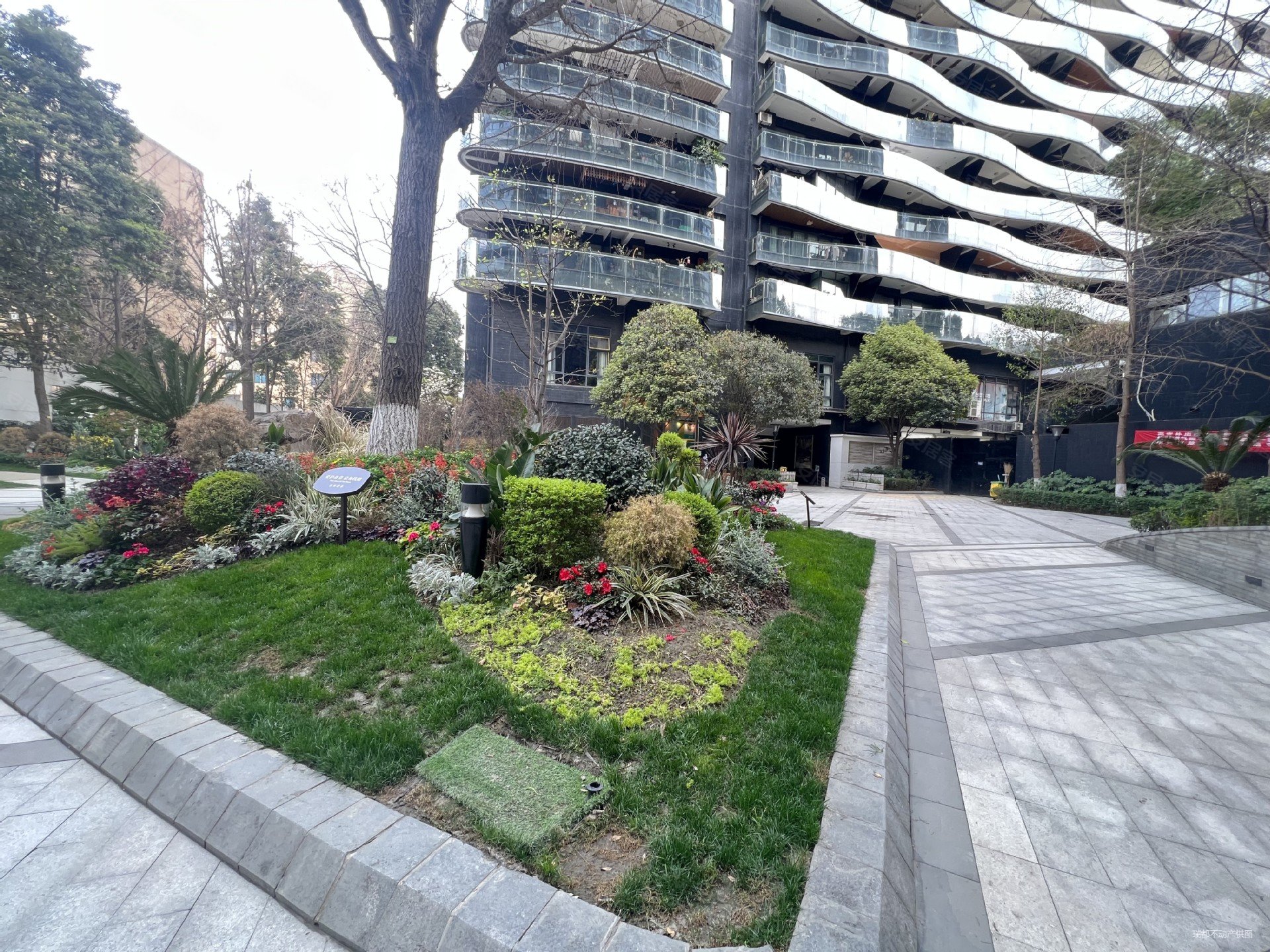 地铁出口清水套三带入户花园端户首座桐梓林欧城