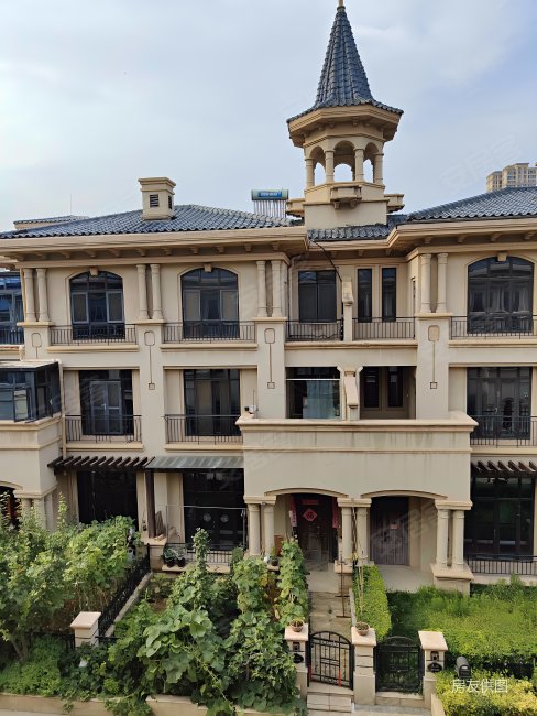 富田兴龙湾联排别墅七室四厅268万