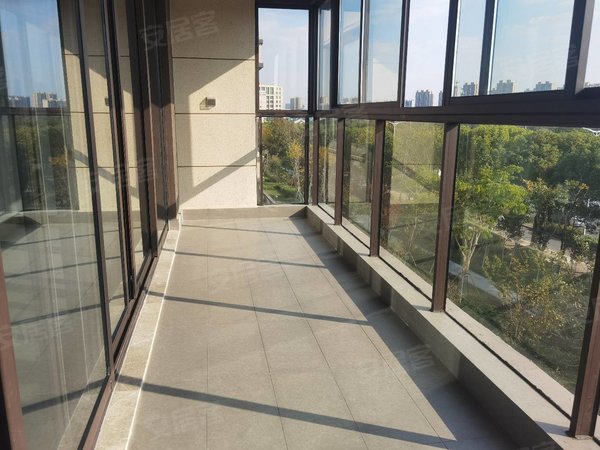 苏州常熟招商城琴鸣雅院招商城琴湖溪里旁 花园洋房 中央空调加地暖