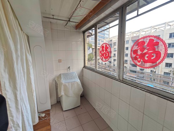 3号线太湖花园站(叙康里)精装两房,两房朝南(虹桥医院旁)