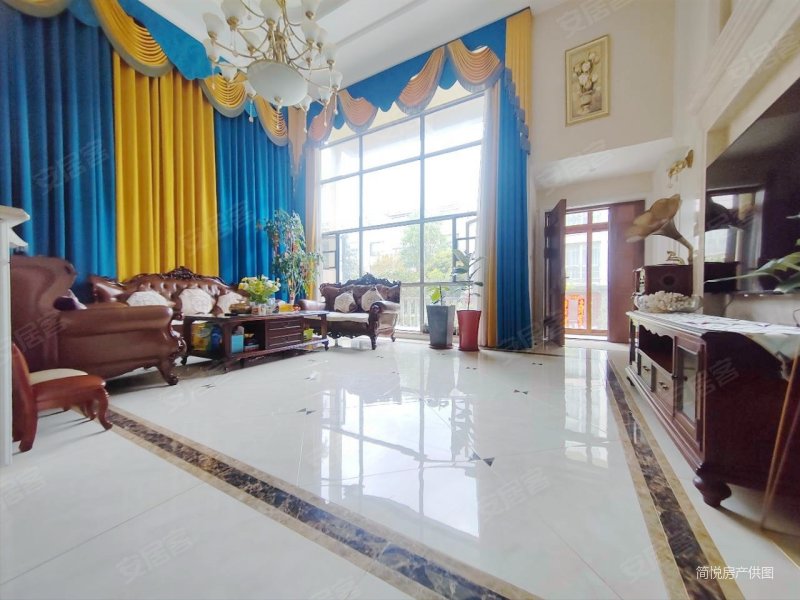 新上绿洲山语联排东边套双面花园保养九成新价格可谈