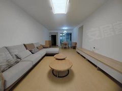 桂林临桂一院两馆一院两馆旁精装修四房家具家电配齐配四台空调1800包物业出租房源真实图片