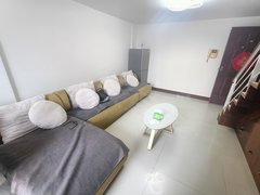 深圳宝安宝安中心区宝安中心地铁口精装修loft，家私家具齐全，价格可以谈，急租出租房源真实图片