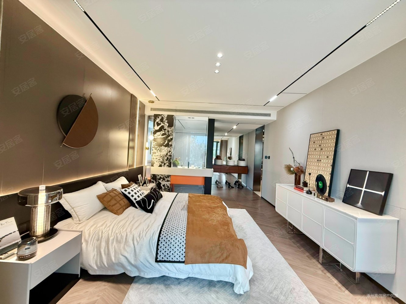 金品世家4室2厅2卫151㎡南北135万