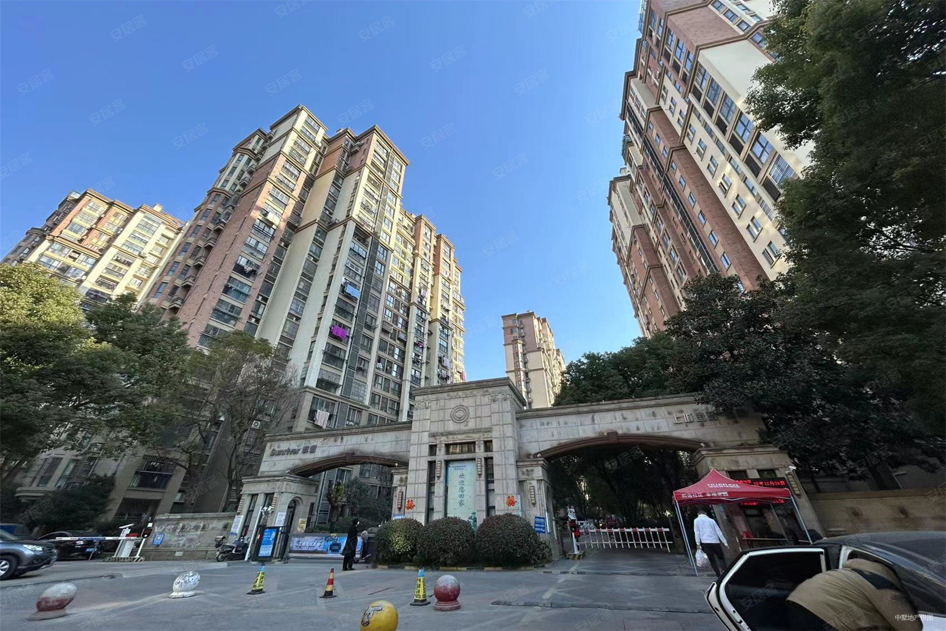 一里井地铁大润发商圈新界小区三房170多w有钥匙随时看