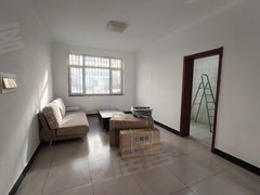 乌海海勃湾碱柜方圆新村B区一楼2室12000包物业取暖采光好，找爱干净出租房源真实图片