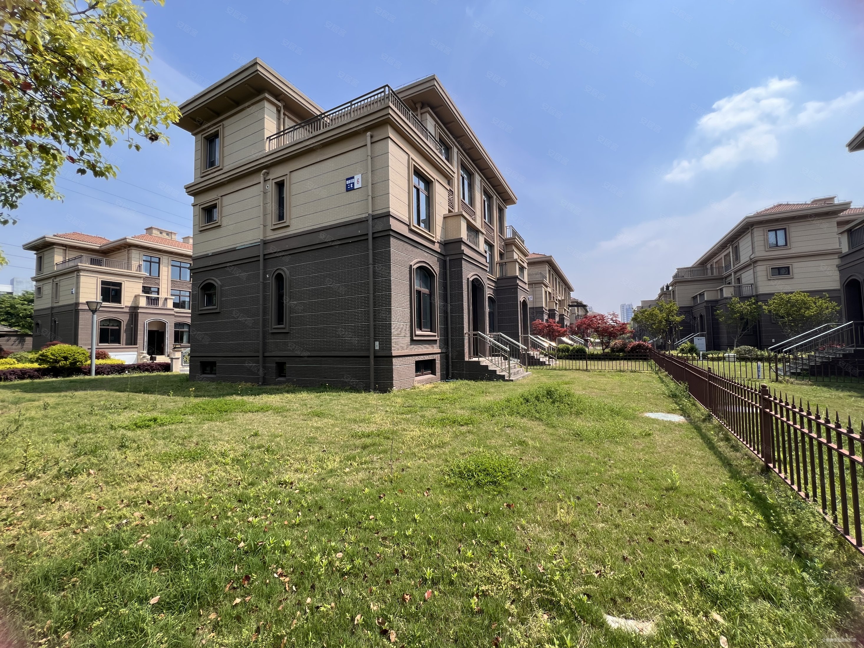 清盘特价268万买带院子大别墅半岛珑庭纯别墅区现房