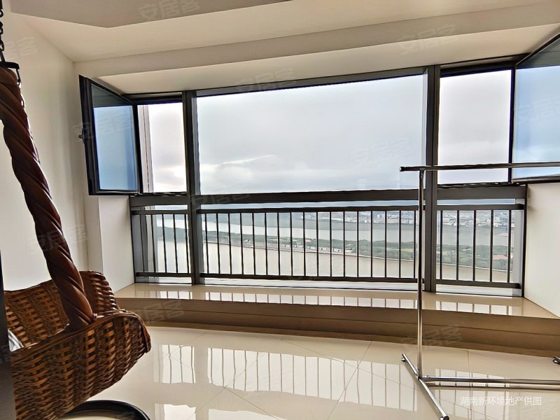 长沙临江江景豪宅大平层华远隆玺一线看江国金中心