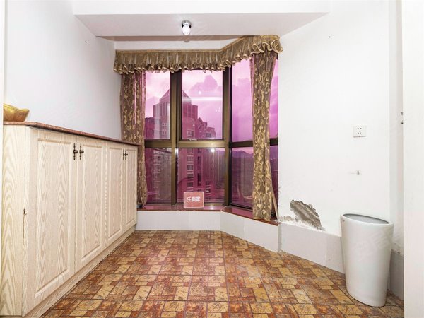 深圳福田福田中心区中银花园中银花园 高楼层看莲花山视野 楼下教育城