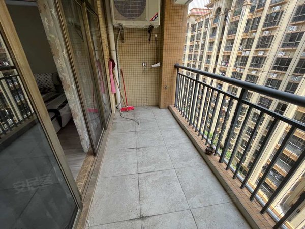 阳江阳春春城镇碧桂园中兴铂金湾铂金湾精装3房,装修的好靓好新净出租