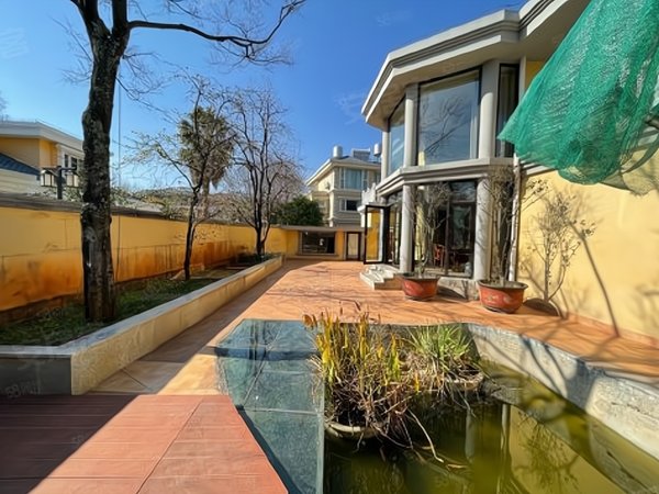 昆明西山滇池度假区金家大院滇池边大独栋别墅豪装带400平花园可停六