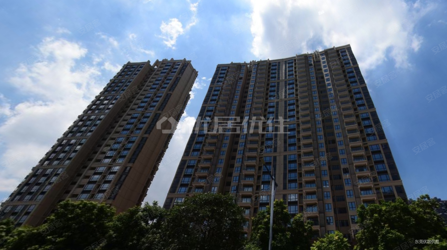 鼎峰尚镜三期毛坯出售,鼎峰尚境二手房,650万,4室2厅,3卫,121平米