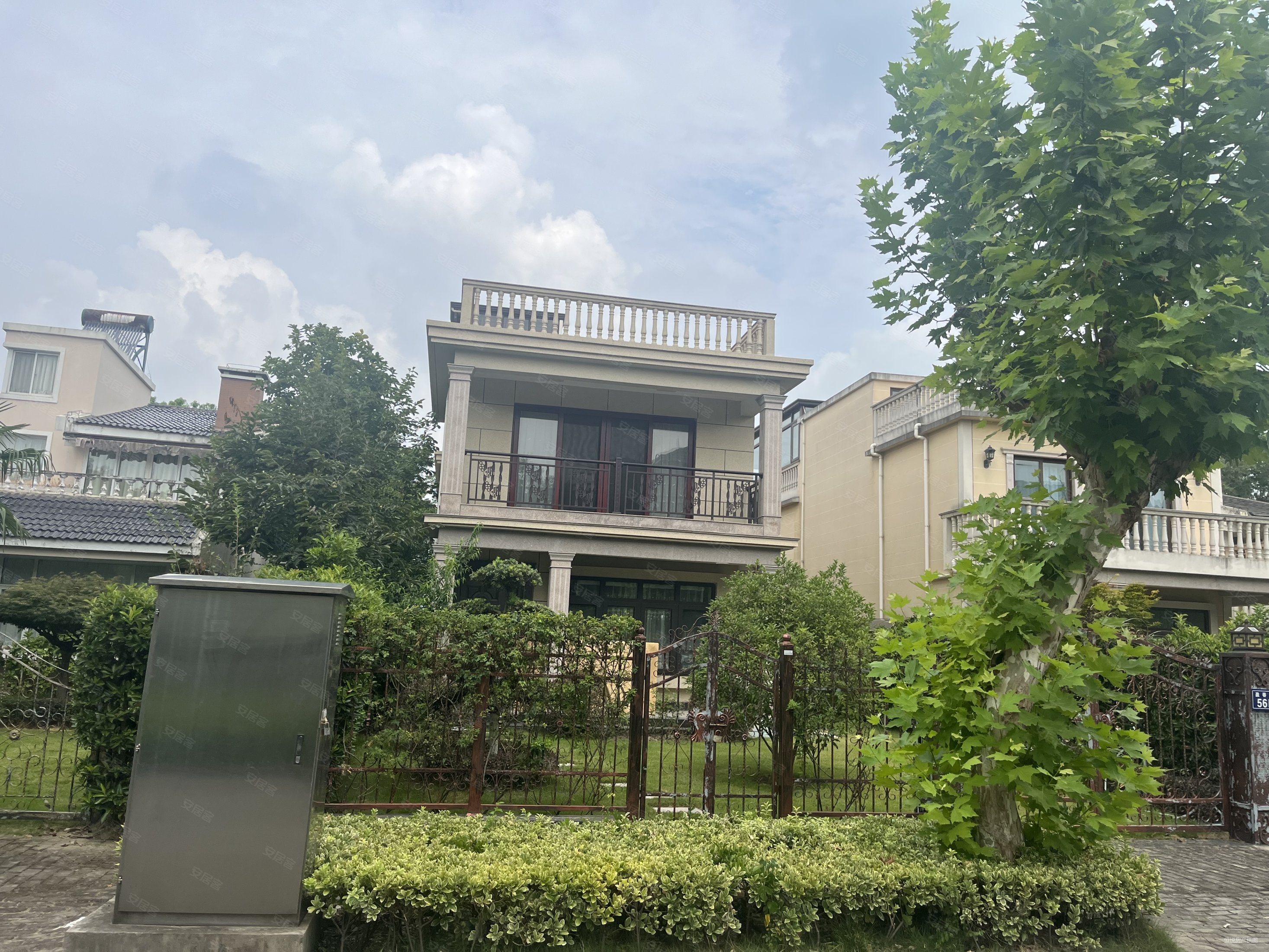 太阳岛高尔夫别墅3室2厅3卫130㎡南北446万