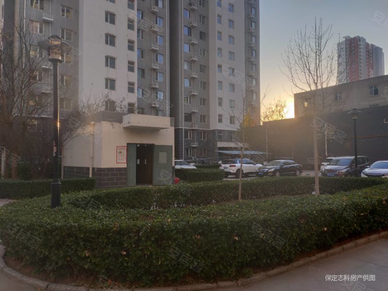 恬静园3室2厅2卫135㎡南北120万