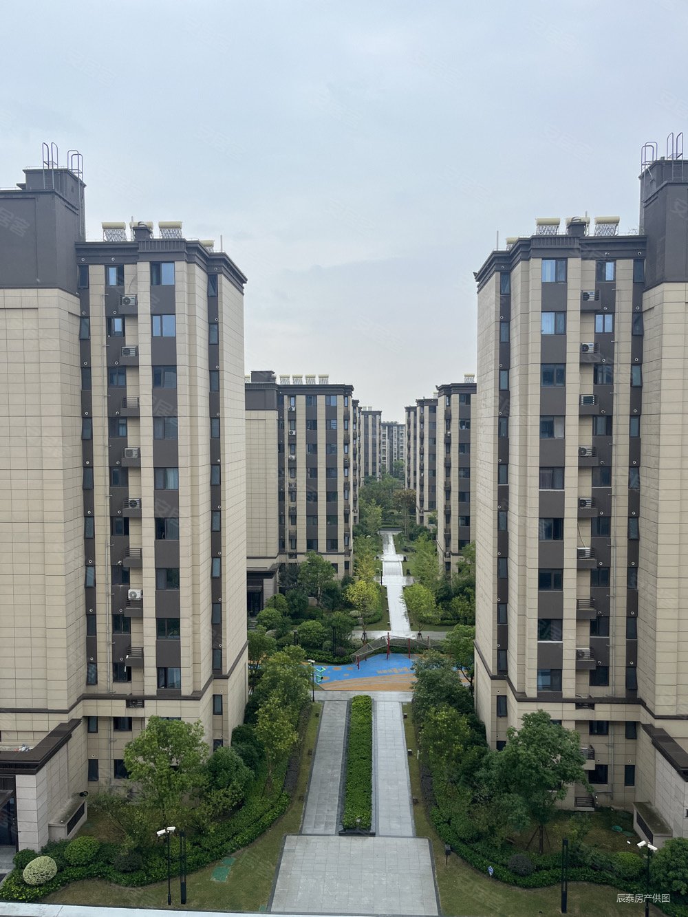 中骏云景台洋房清水毛坯带车位价格可谈随时看房