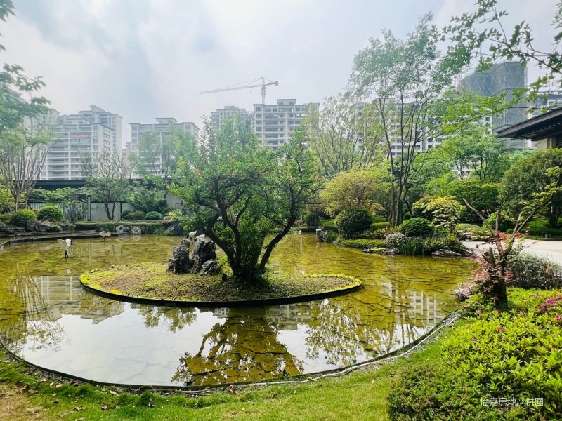 樾山府大四房 带车位 超大阳台 实际使用面积140多,富康樾山府二手房,