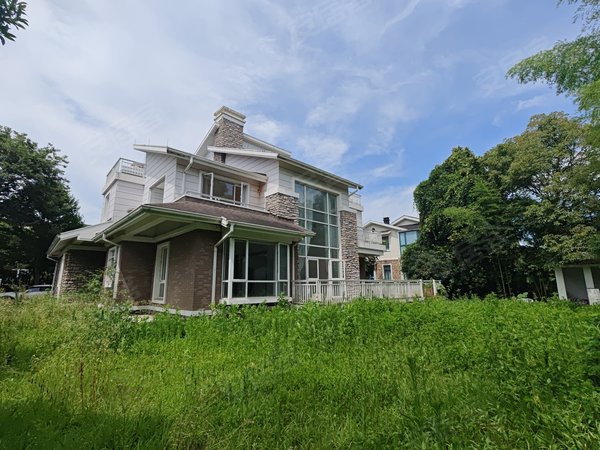 杭州富阳银湖金都富春山居(别墅)地铁口独栋别墅,大客厅落地大窗.