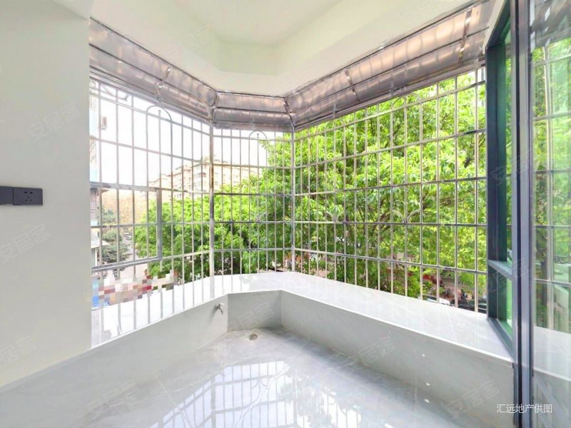 全新装修3房, 300米,总价可以商量, 屋质量,云顶花园二手房,170万,3室