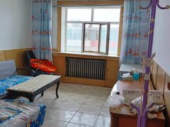 格尔木城区格尔木市盐湖广场丽苑小区。一室一厅。五楼出租房源真实图片