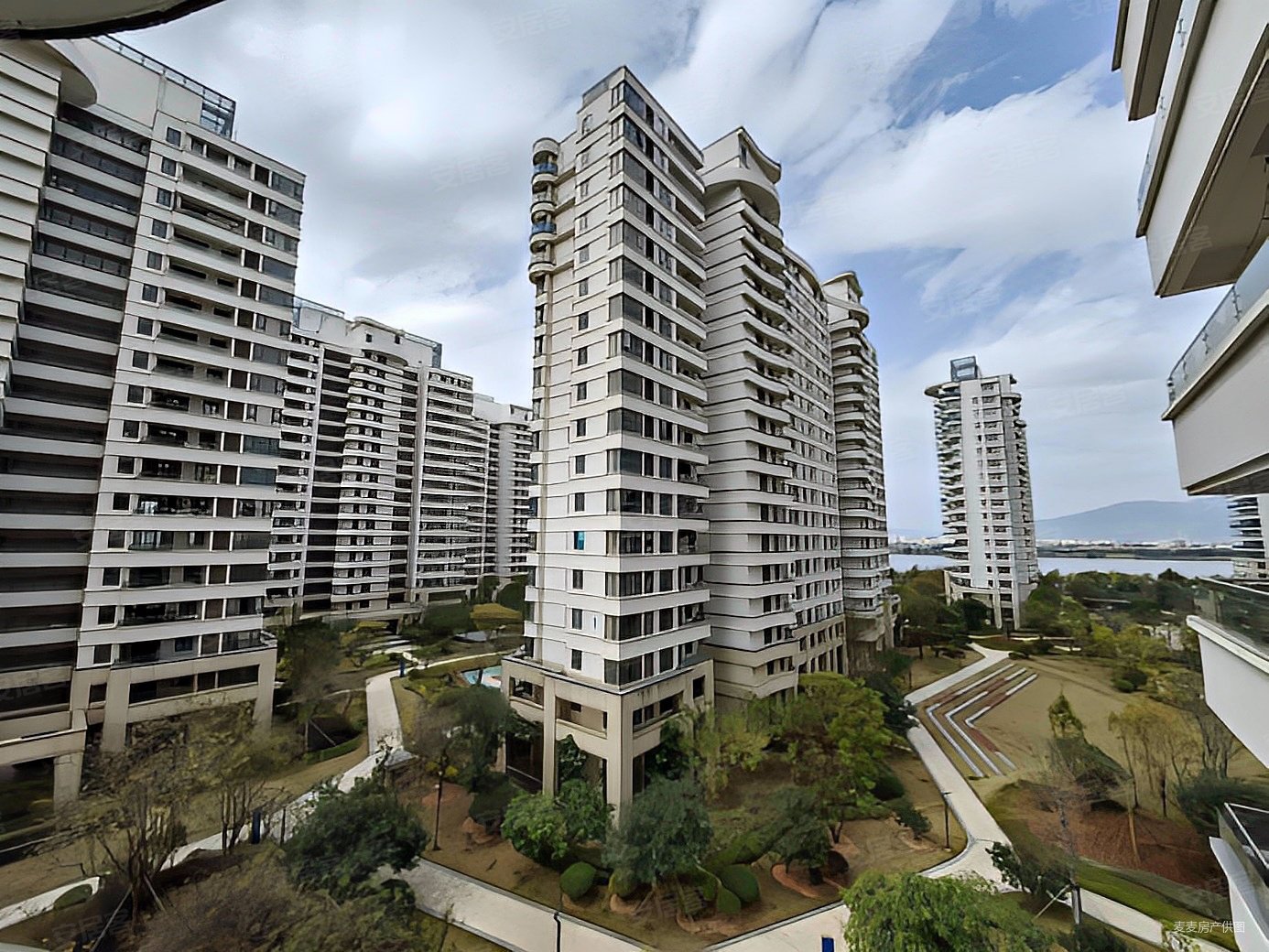 大东湖悦海湾北区南北通透双阳台假端户诚意出售