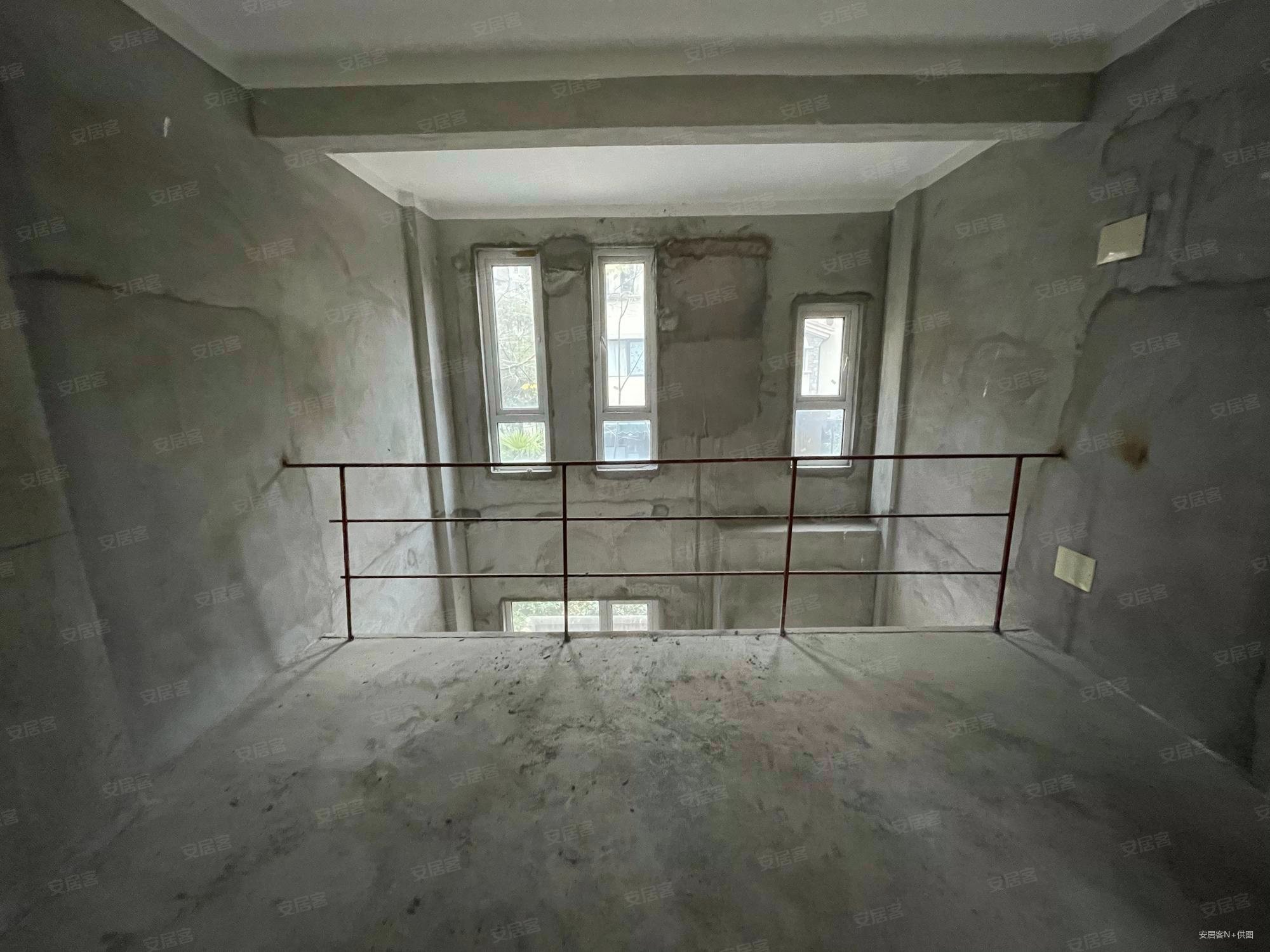 珑璟轩(别墅)4室2厅2卫100㎡南150万