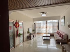 桂林临桂世纪大道电梯7楼1梯1户带小院。拎包入住,板楼南北通透。前面是别墅区出租房源真实图片