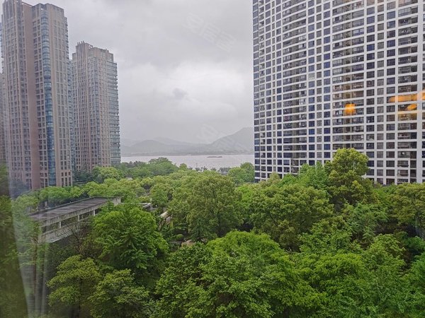 杭州滨江彩虹城太阳国际公寓(公寓住宅)太阳国际精装三房,近4号和6号