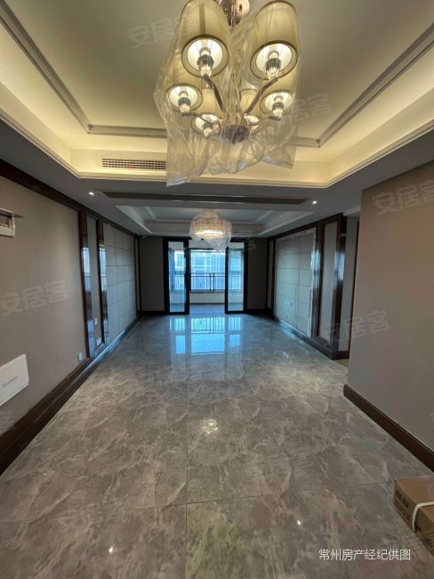 恒大悦府出行方便3房2厅2卫商圈成熟湖景房