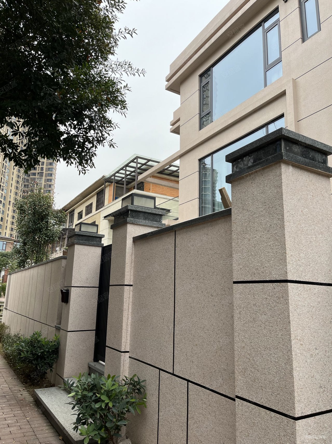 临地铁 车位充足 近医院 交通便捷,保利麓谷林语(别墅)二手房,560万,5